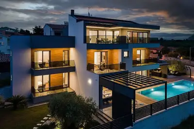 Image de Contemporary Villa, A\/C, Private Pool, Gym, Sea Views - Walking Distance to Fazana Centre & Beach!