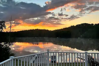 Image de Lakehouse near Pictured Rocks, Trails, Personal Bar, Game Room, & Hot Tub!