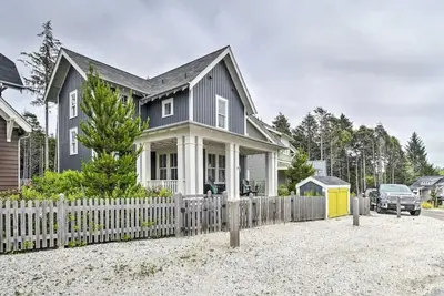 Image de 'Once Upon A Tide' Seabrook, Wa beach home
