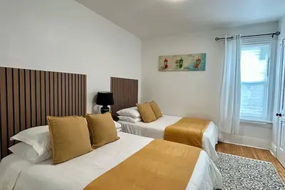 Image de Character large house in Brandon, Ideal for friends, family, and work gathering