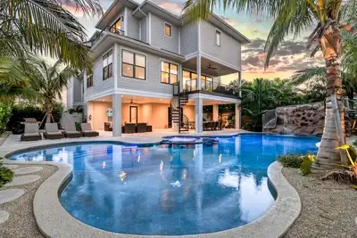 Image de All Oar Nothing | 4800 sqft. Luxury Home! Walk to Lido Beach, Bike to St Armand Circle