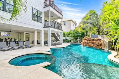 Image de Shore is Something | 5000sqft, Walk to Lido Beach, Bike to St Armand Circle