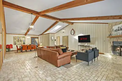Image de Newly Remodeled - Large Cedar Cabin\nClose to Lake and Sking