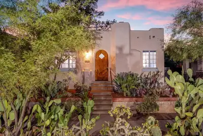 Image de Desert Bloom | Blocks from U of A | 1 Br 1 Ba