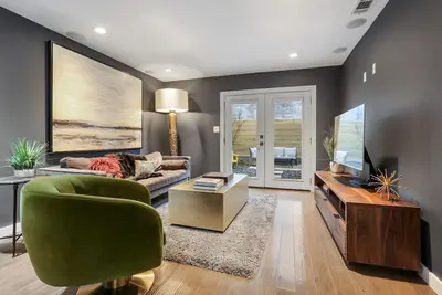 Image de Modern 2-bedroom Sanctuary in the Bywater-Reserved Parking and Shared Pool