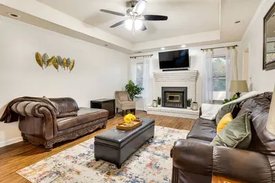 Image de Spacious Madison Vacation Rental w/ Backyard!