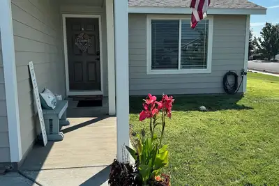 Image de Immaculate 3br\/2ba Serene Central Neighborhood & Close to I-90 Fully Furnished