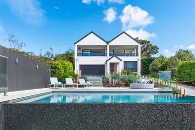 Image de Luxury Entertainer | Bay Views | Cosy Fireplace