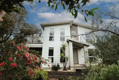 Image de Wombat Lodge; WiFi & Linen, space for the family and only minutes from the beach