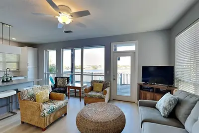 Image de Destiny Beach Villas #23a | Serene Views + Access to Pool & Beach
