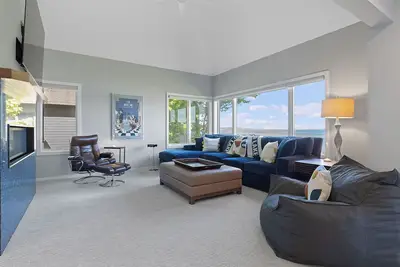 Image de Lake Charlevoix lakefront, 3 bedrooms, Sunset Views