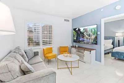 Image de 3 mi from Universal * Pool * Gym * Game Room!