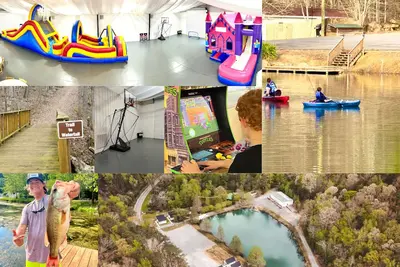 Image de Fox Tiny Luxury Cabin on Lake with Bouncy House's