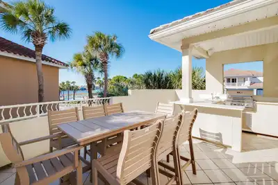 Image de Steps to Community Beach, Large Pool & Hot Tub - Outdoor Kitchen & Grill