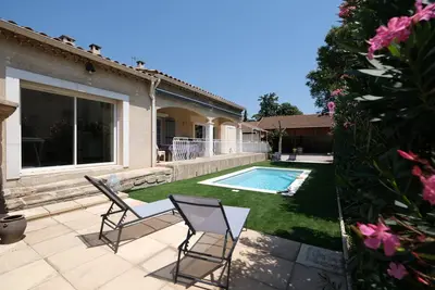 Image de Location vacances maison piscine Mouries Ls1-434.