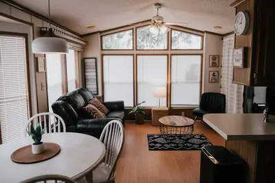 Image de Chic Cottage 15 min from Magic Kingdom, lots of amentities!