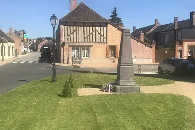 Image de Château region\/Sancerre Loire Valley large family house! Spacious w\/courtyard!