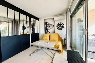 Image de Nid familial cosy avec balcon et piscine commune