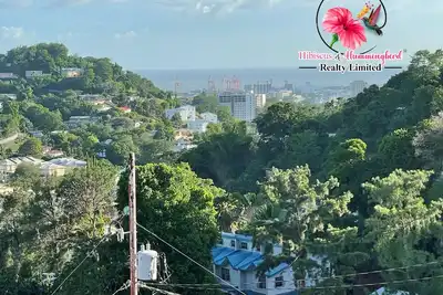 Image de Quaint Villa Overlooking Lush Mountain Top