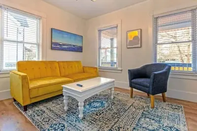 Image de Mystic Center, Open Plan, Private 2bd W/ Parking