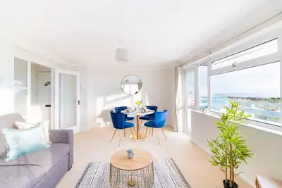Image de Incredible Sea View 2 bedroom Beach Apartment