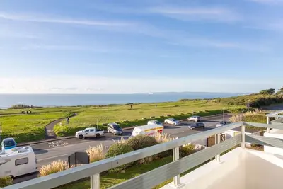 Image de Panoramic Sea View Apartment Sleeps 6-Free Parking