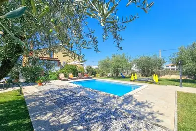 Image de Maison de vacances Novigrad pour 1 - 6 personnes avec 2 chambres à coucher - Maison de vacances