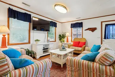 Image de Doris's Day-- 4br Oceanside home in Duck with Private Hot Tub