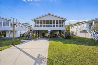 Image de New Listing! Reel-M-Inn -- Classic Nags Head Beach house just 2 blocks to Ocean
