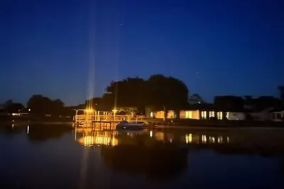 Image de Lake House with stunning views & private dock\n