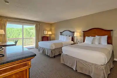 Image de Comfortable Two Queen Room in Clayton, Ga with Mountain Views