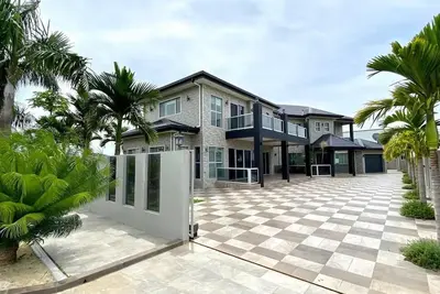 Image de Family home away from home in Pacific Paradise