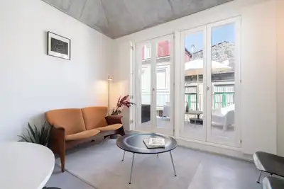 Image de Host Wise - Elegant Classy Flat | Balcony