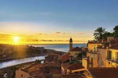 Image de Passa il capodanno in Costa Azzurra a Ventimiglia Alta sopra a cala del forte
