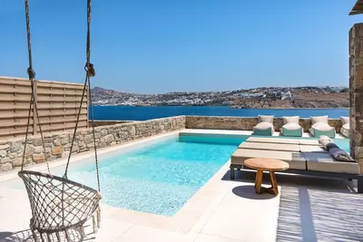 Villa 'Myko Seafront' avec vue sur la mer, Wi-Fi et climatisation