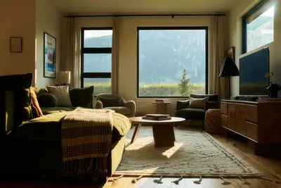 Image de Thoughtfully Designed Mountain Home with No Fees