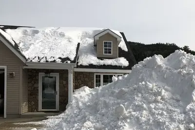 Image de Bright and cozy Mt Vista townhouse with hot tub 2 minutes to Sunday River Resort