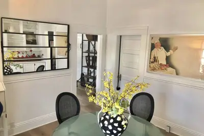 Image de Charming Downtown Napa Cottage. . . walk everywhere!