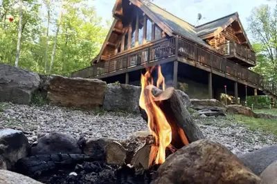 Image de Chalet en bois rond avec Spa \/ Lac À PROXIMITÉ\/ Tremblant