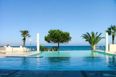 Image de Confortable appartement avec internet, piscine, climatisation, Tv, animaux admis et parking