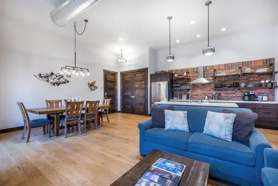 Image de Downtown Condo close to Glacier National Park & Whitefish Mountain Resort