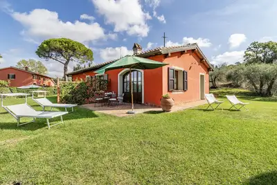 Image de Maramaldo Brunello, Shared Pool, Chianti, Castelfiorentino, Italy