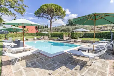 Image de Maramaldo Sassicaia, Shared Pool, Chianti, Castelfiorentino, Italy