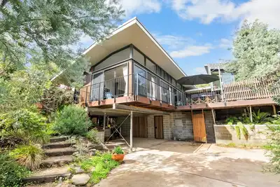 Image de Spacious house for up to 8 guests. \nJust 5 min walk to the beach!
