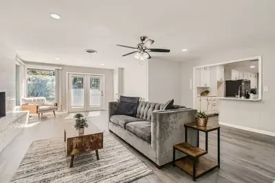 Image de Convenient for long stays+ 5br Urban Retreat