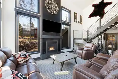 Image de New Misty Pine - Brand New Cabin at Terry Peak