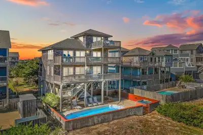Image de Summer Savings - Oceanfront Dog Friendly Home with Pool, Hot Tub, and Game Room