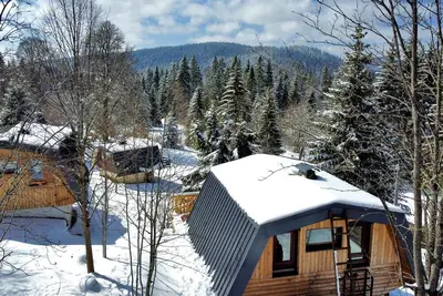 Image de Chalet insolite et cocooning, poêle à bois et ski