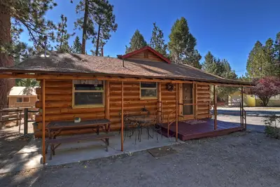 Image de Charming Rustic Cabin Close to Slopes, Game Room, Deck, Bbq, Fireplace