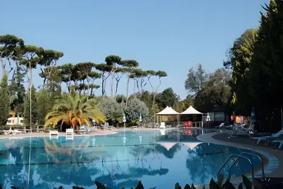 Image de Holiday House Viareggio for 1 t/m 5 Persons With 2 Bedrooms - Holiday Chalet